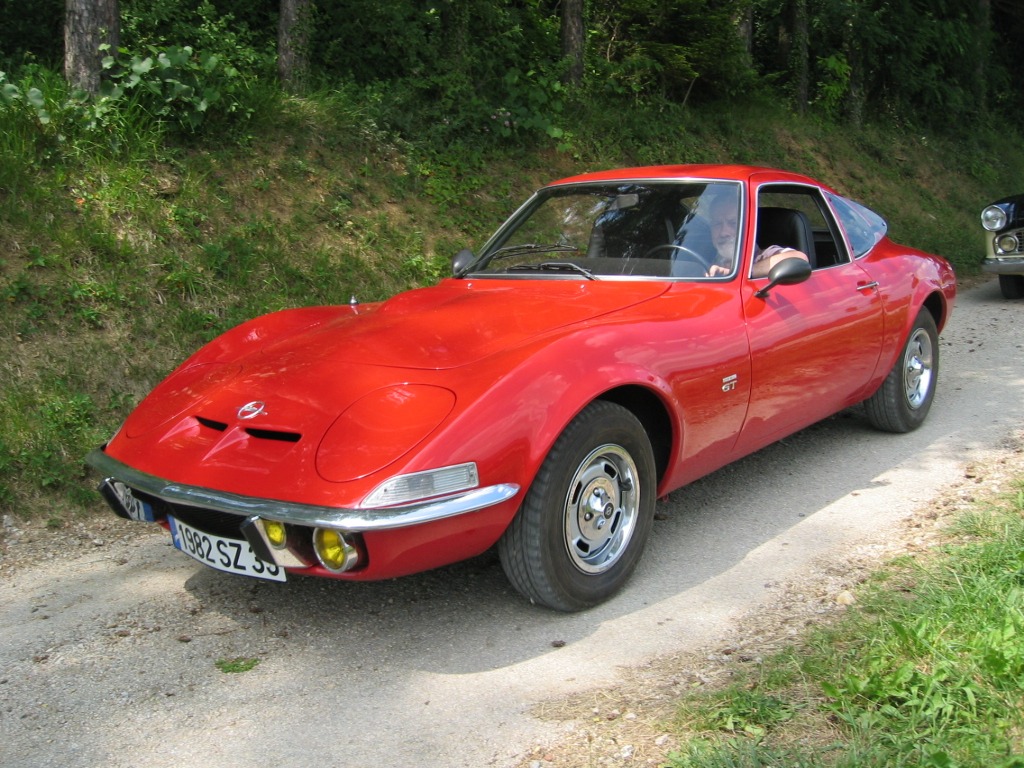 CLÁSICOS GRUPO SANIMOTOR –  OPEL GT 1900 Primera Generación 1971